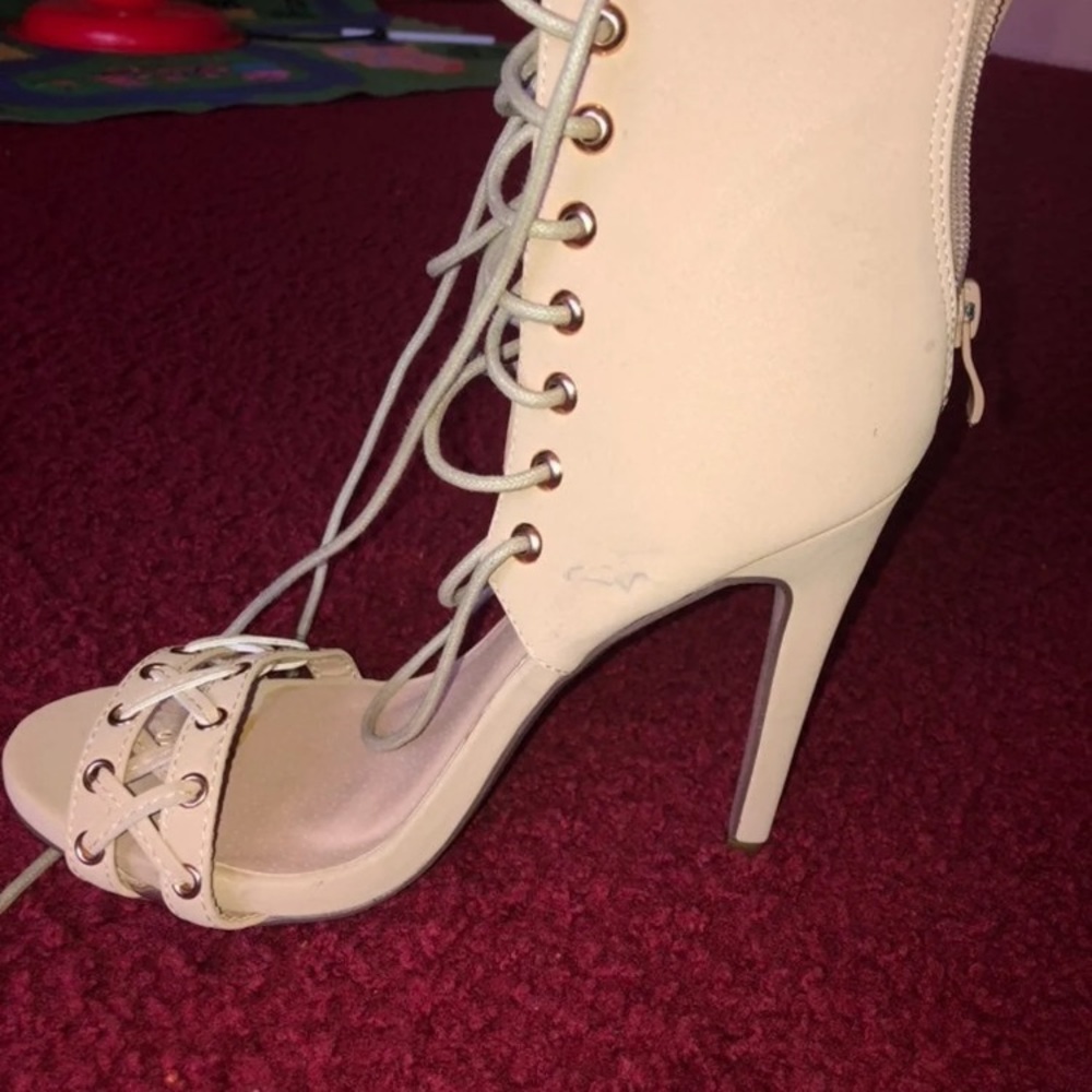 Heels - Picture 7 of 7